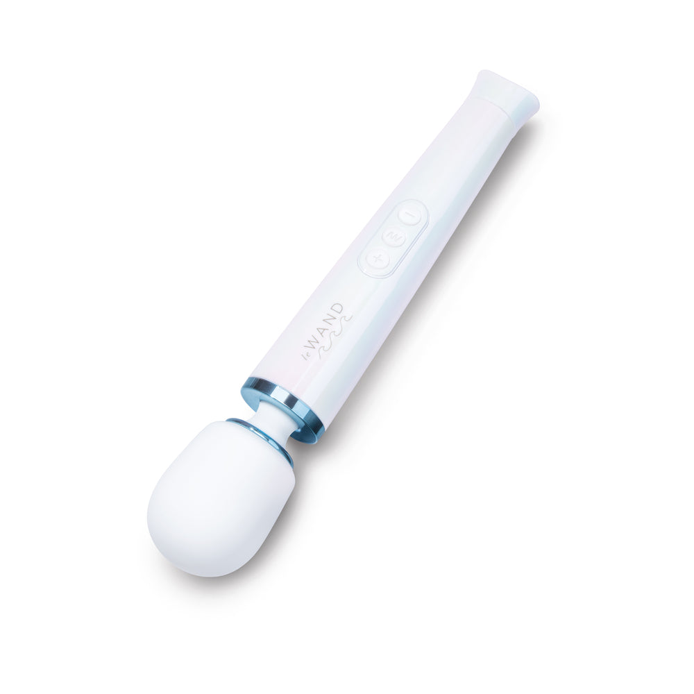 Le Wand Dive Submersible Rechargeable Vibrating Massager Seashell