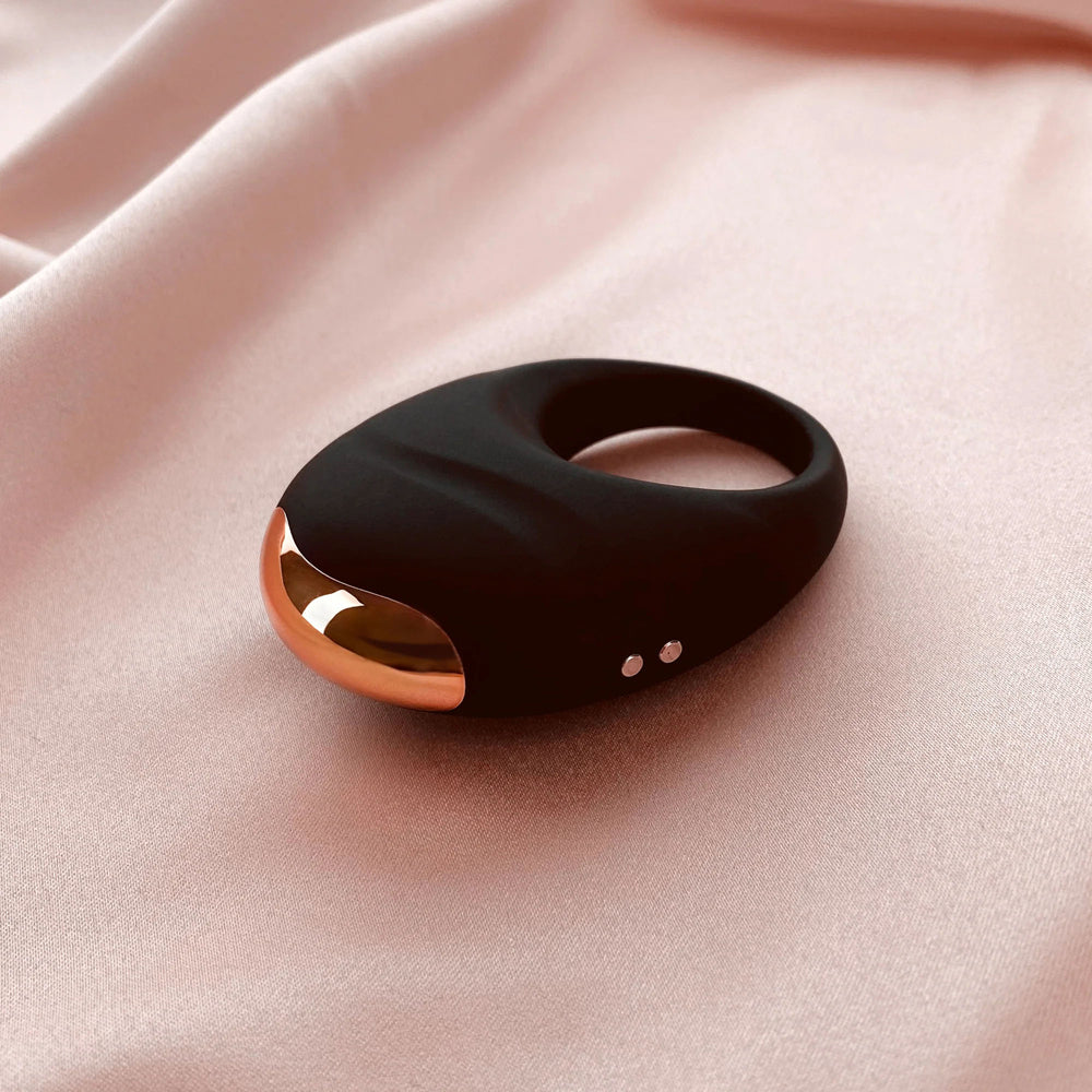 Luca Vibrating Penis Ring Black